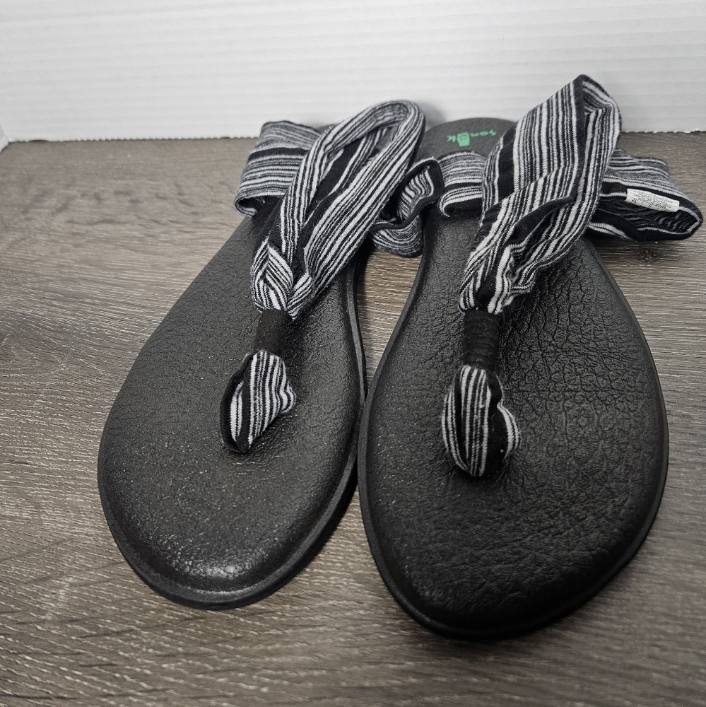 Sanuk Yoga Sling Black & White Striped Fabric Sling Sandals Size 8